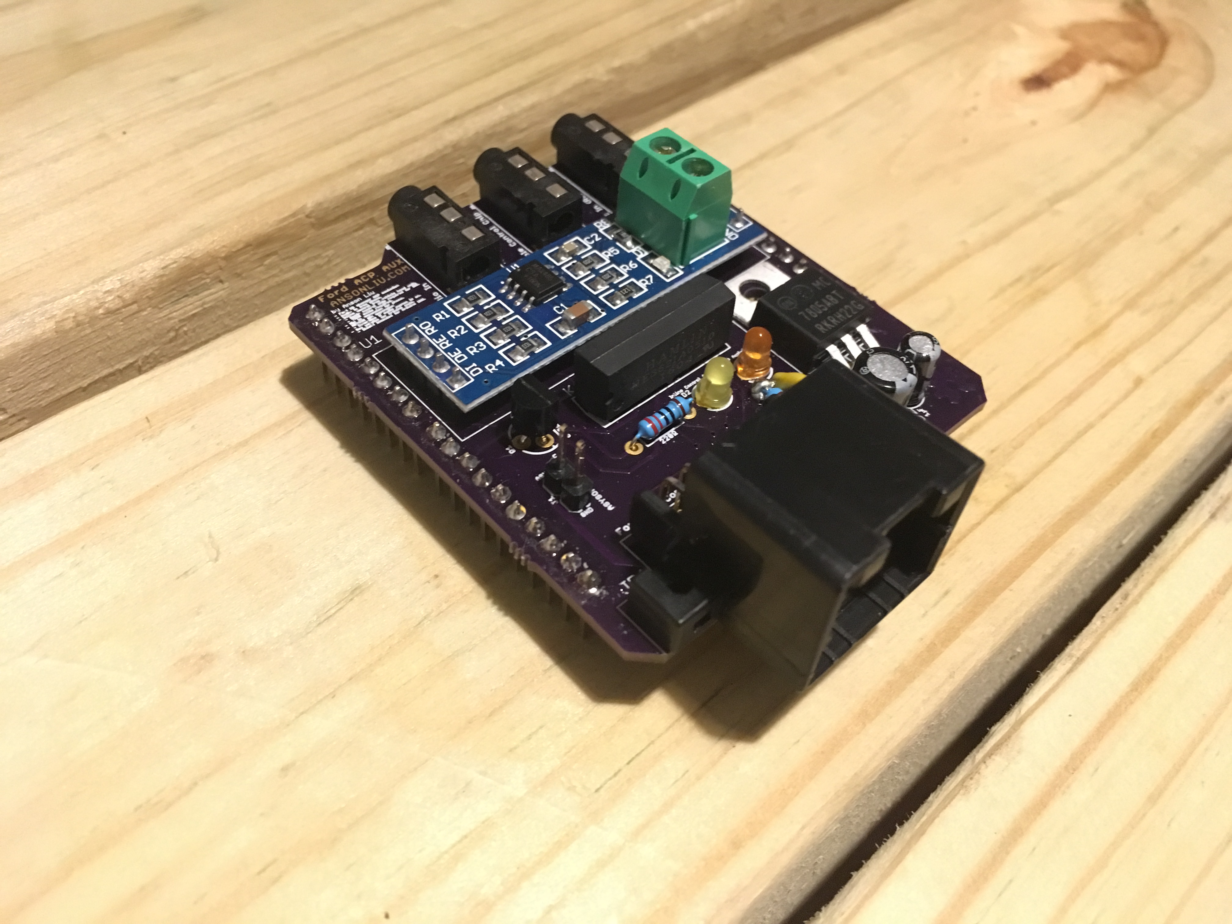 AUX4